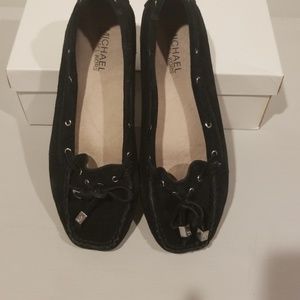 Black suede mickael Kors flats
